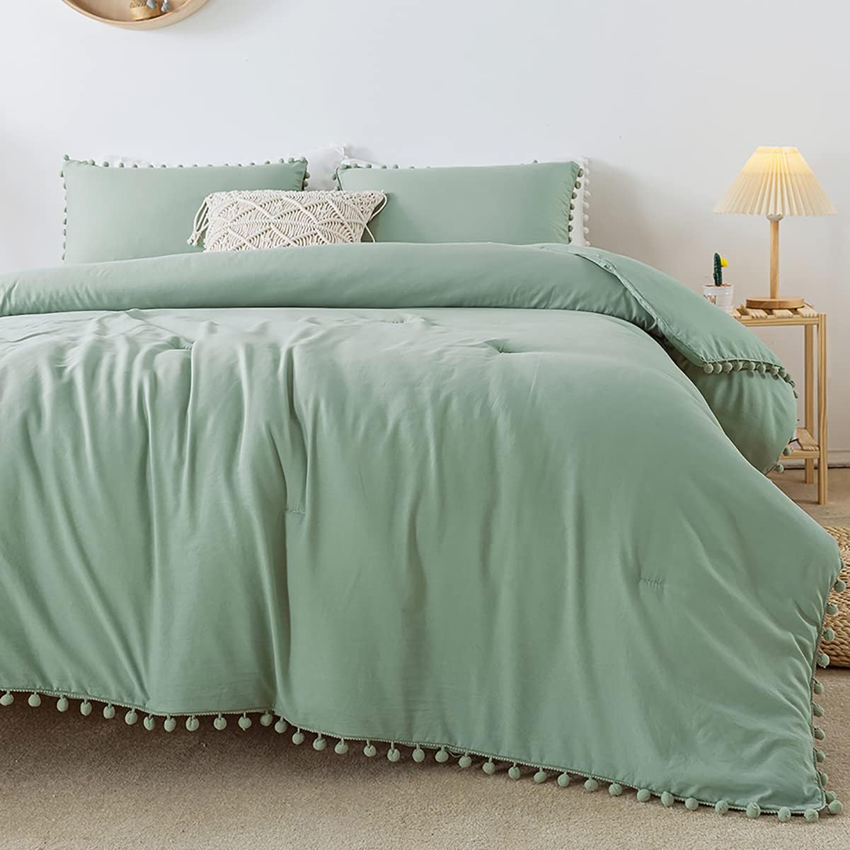 Edredón verde salvia matrimonial con flecos de pompones juego de 3 piezas de microfibra suave