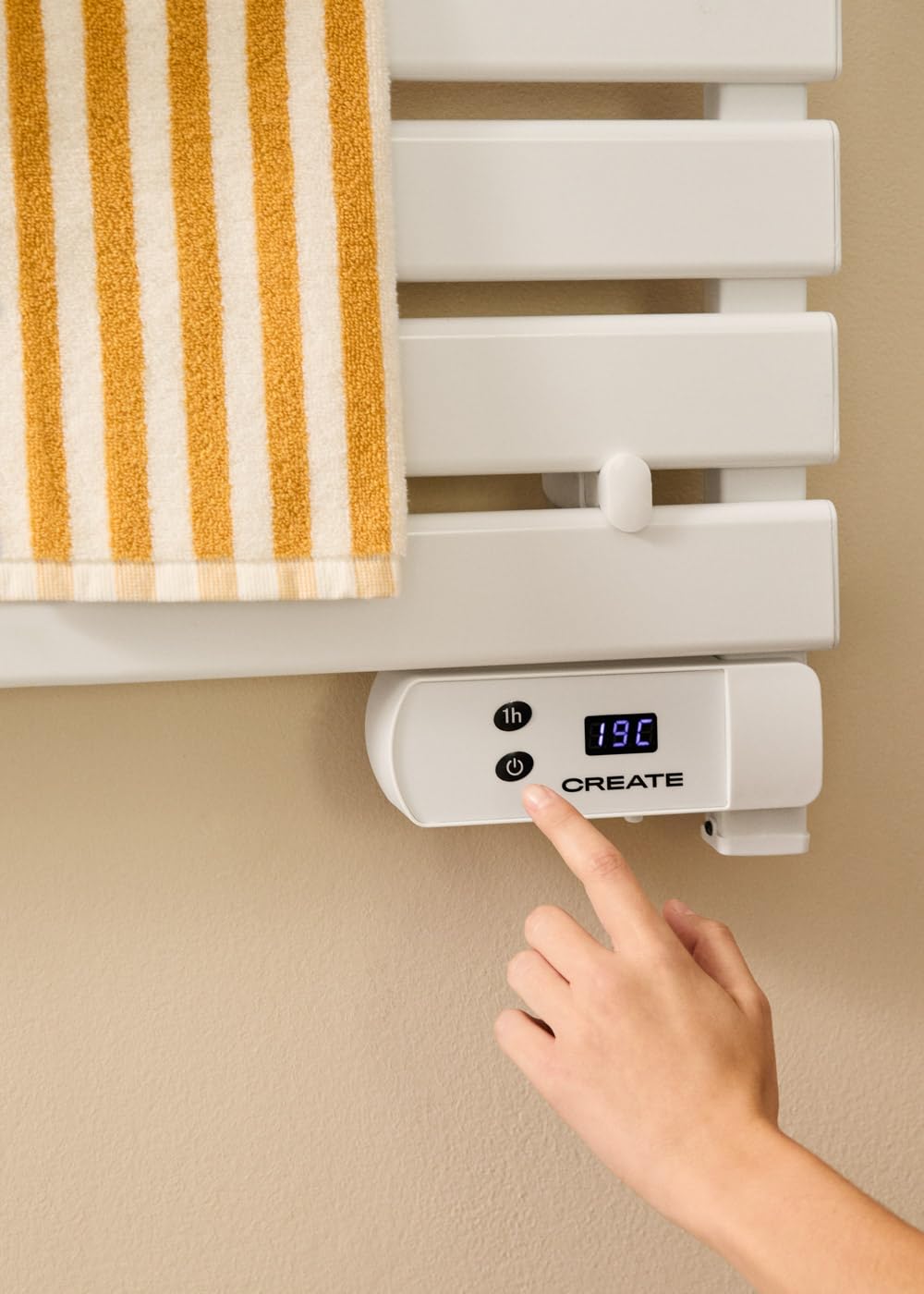 CREATE / Warm Towel 500W / Scaldasalviette Bianco con ripiano / 96,9x5x55 cm/per Pavimento o Parete, Timer, Schermo LCD, Basso consumo, termostato