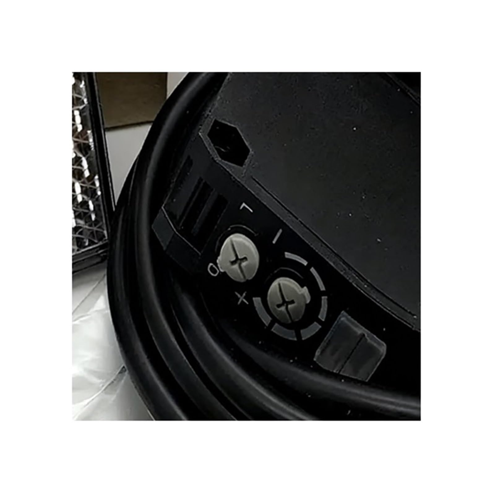 Capteur E3RA-DP22 pour résoudre les erreurs de tri sur convoyeur
