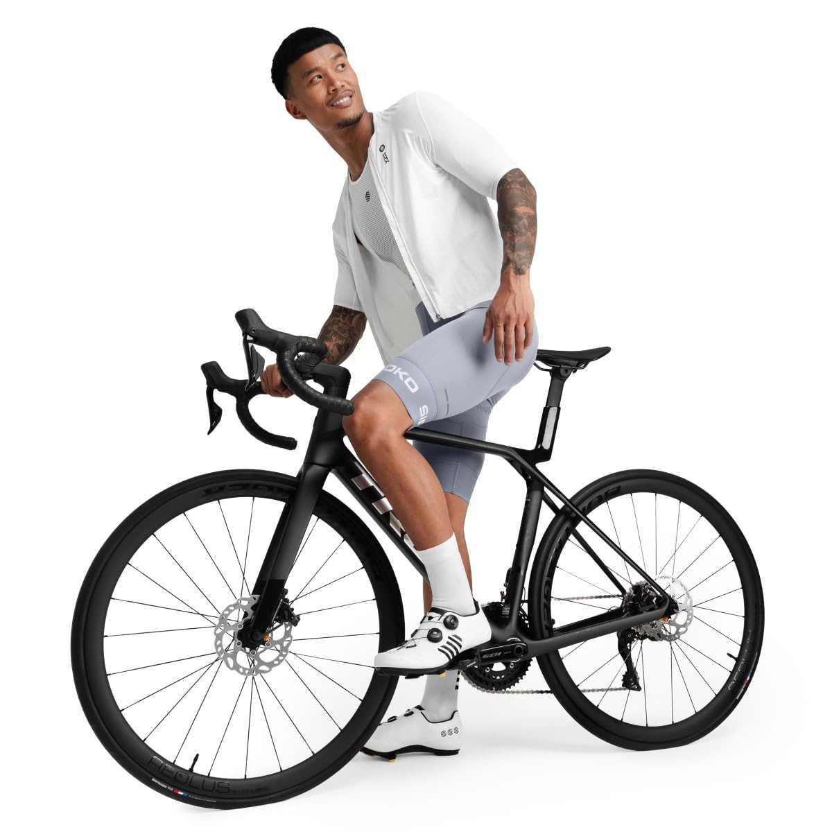 SIROKO Kurze BX Fahrrad-Trägerhose Herren Mehrbahnenschnitt Hohe Kompression Ultrafit Premium-Sitzpolster