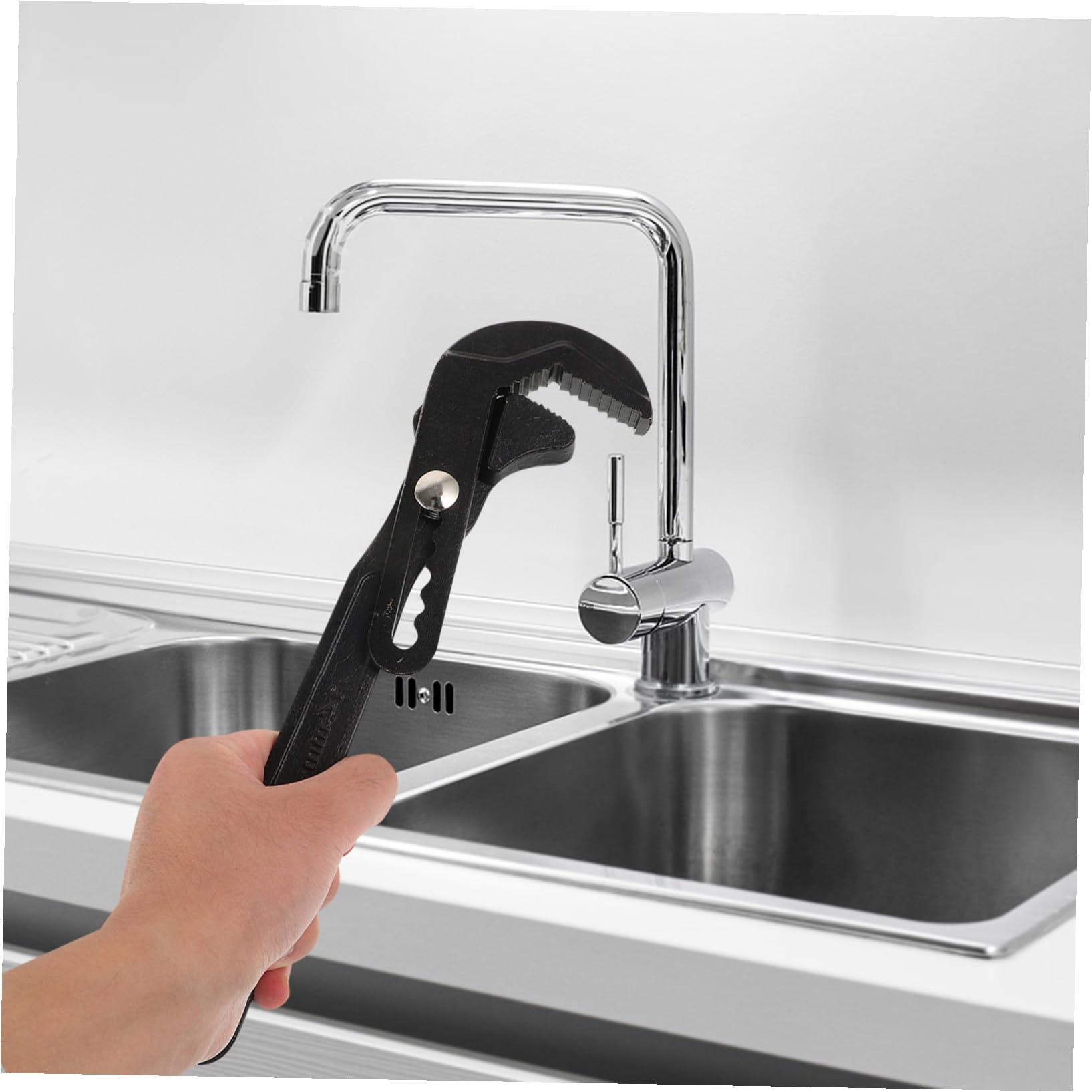 Llave Ajustable de Fontanería Multifuncional Apertura Regulable para Tuberías de Varios Herramienta Profesional para Baño y Fontanería Mango para Fácil Manejo y Transporte