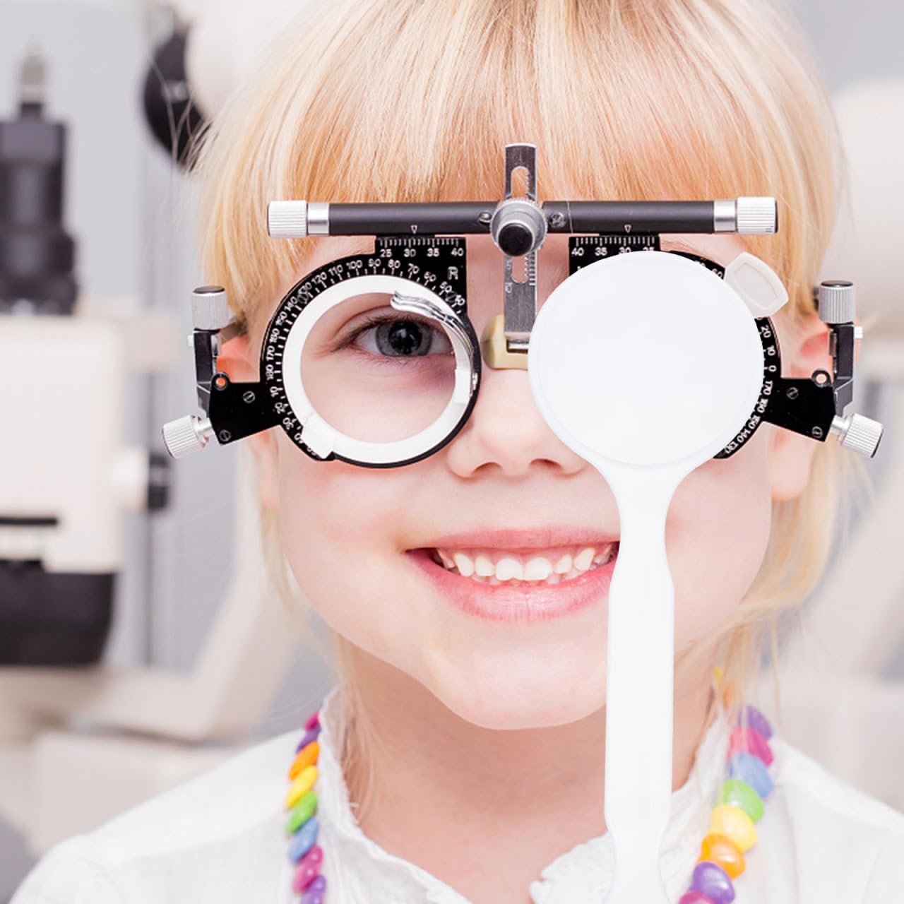 Exceart Occluseur oculaire portable professionnel en plastique blanc satiné pour test de vision