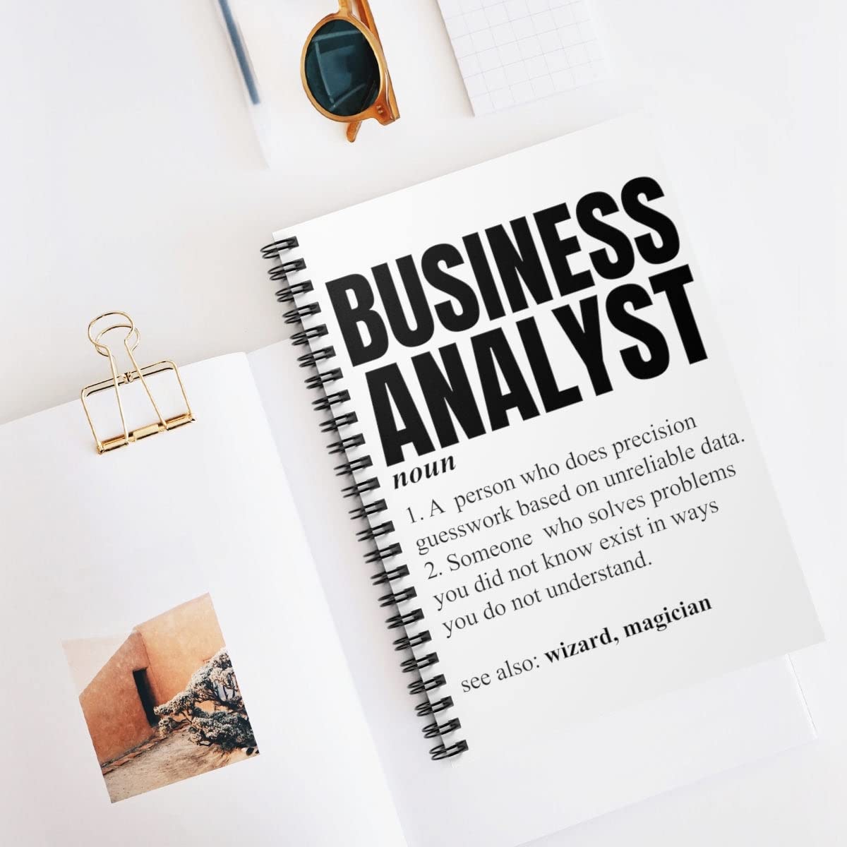 Amazon | スパイラルノート ノベルティ ビジネスアナリスト コミカルな説明 意味 ことわざ 陽気な ワンサイズ | ノート |  文房具・オフィス用品
