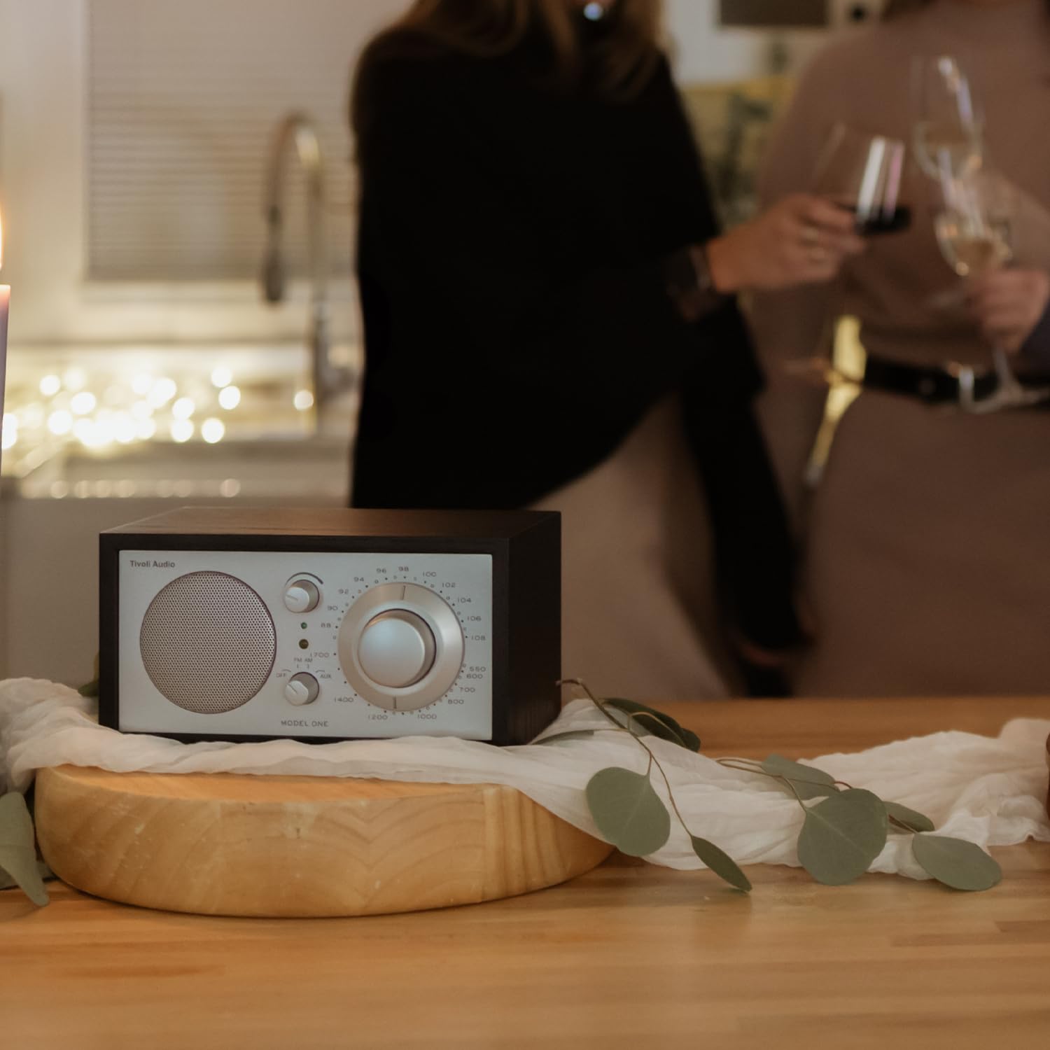 Tivoli Audio Model One UKW-/MW-Radio (Schwarz / Silber)
