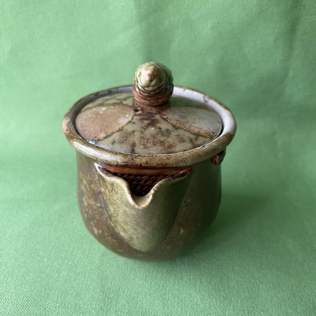 備前焼 手びねり宝瓶 松かさ摘み胡麻 Amazon.co.jp: 備前焼 手びねり宝瓶 松かさ摘み胡麻 : ホーム