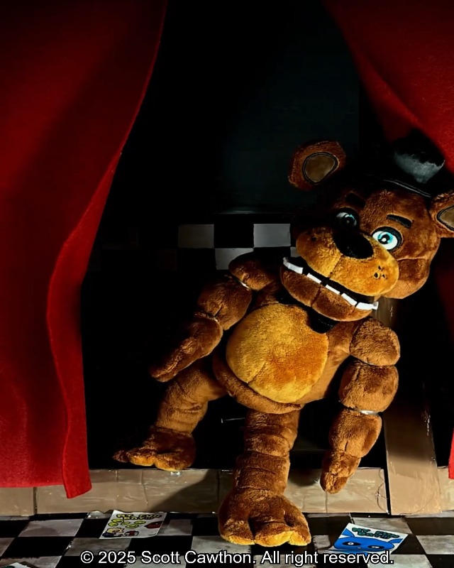 Amazon.com: Jazwares Five Nights at Freddy's 14” Poseable Sound