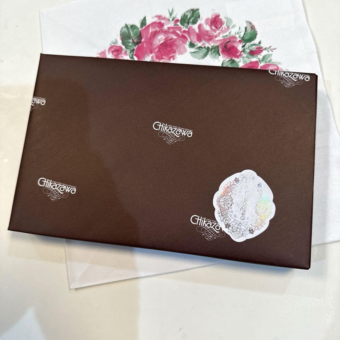 横浜高島屋65周年限定 近沢レース ハンカチ二種セット Amazon.co.jp: 刺繍入り 横浜高島屋開店65周年記念 近沢レース