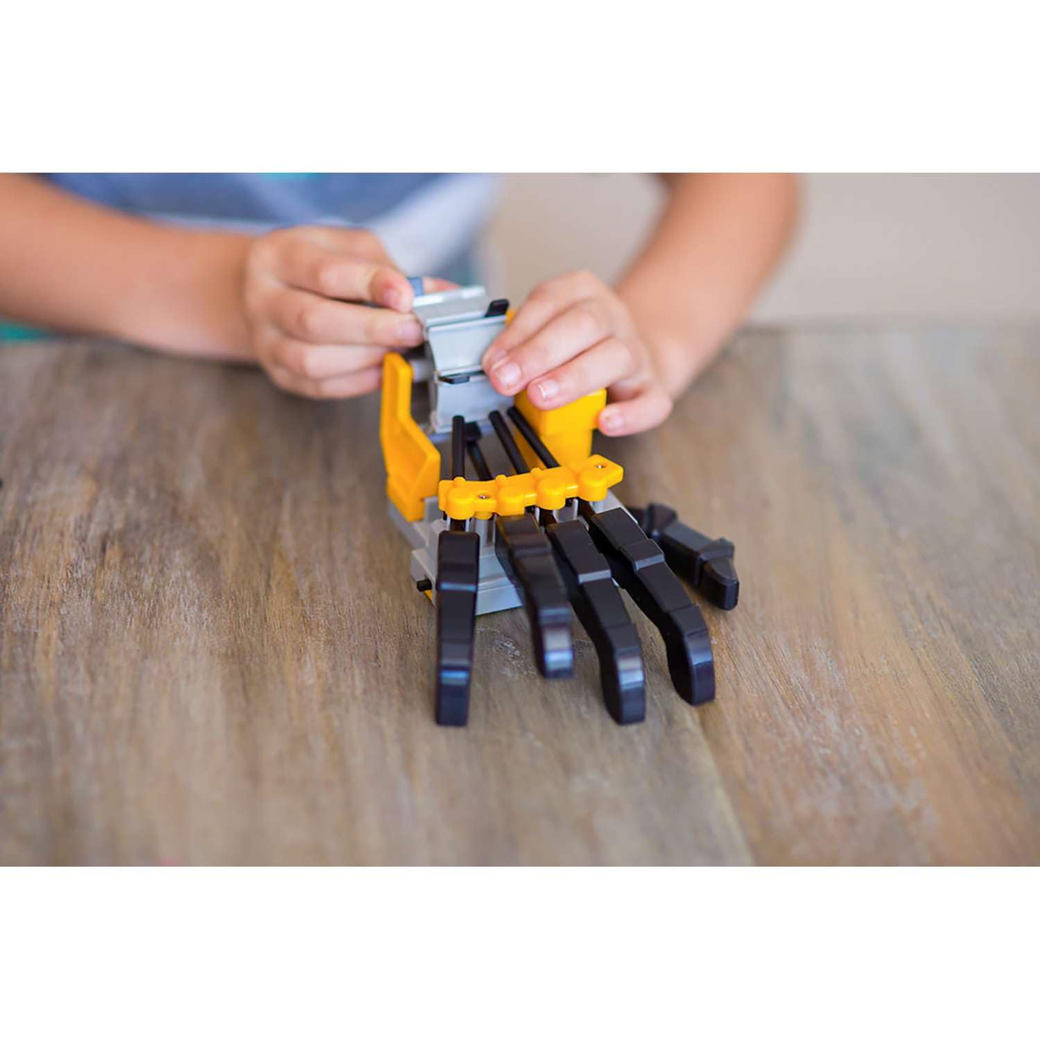 4M 403407 Kids Motorised Robot Hand Building Set