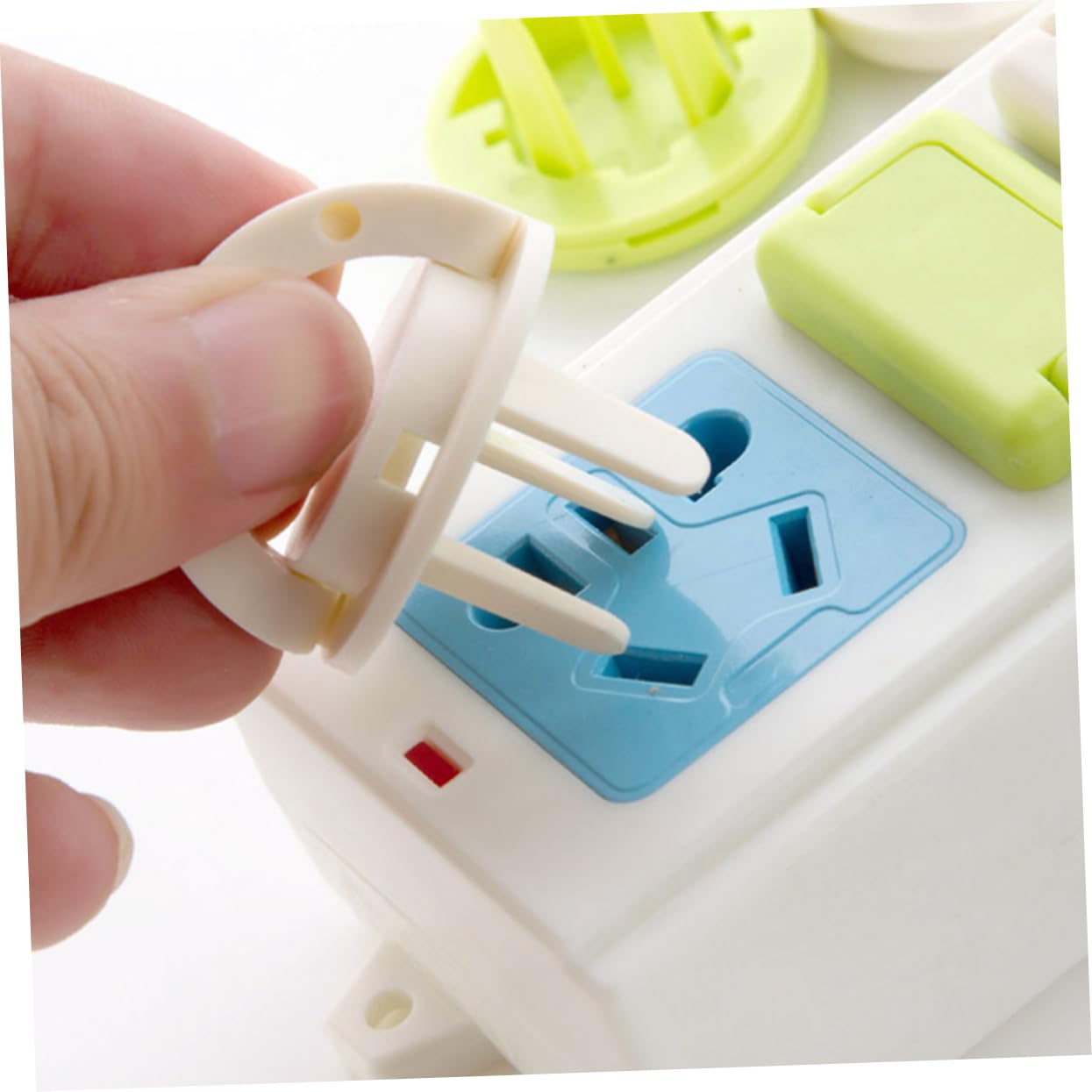 UPKOCH 60 Piezas Protectores De Enchufes Eléctricos Prueba De Bebés Tapa Enchufes De Seguridad Para Uso Casa Color Blanco Estándar Material Seguro