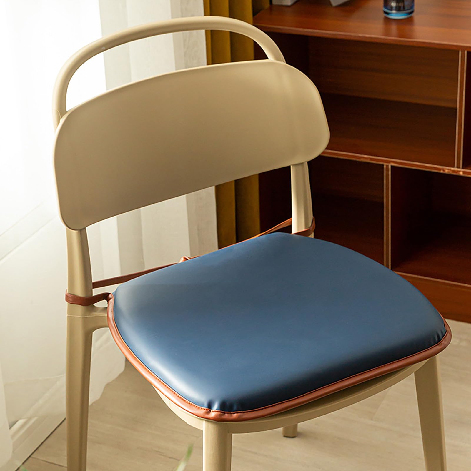 Cojín viscoelástico antideslizante para silla de cocina en piel sintética lavable beige