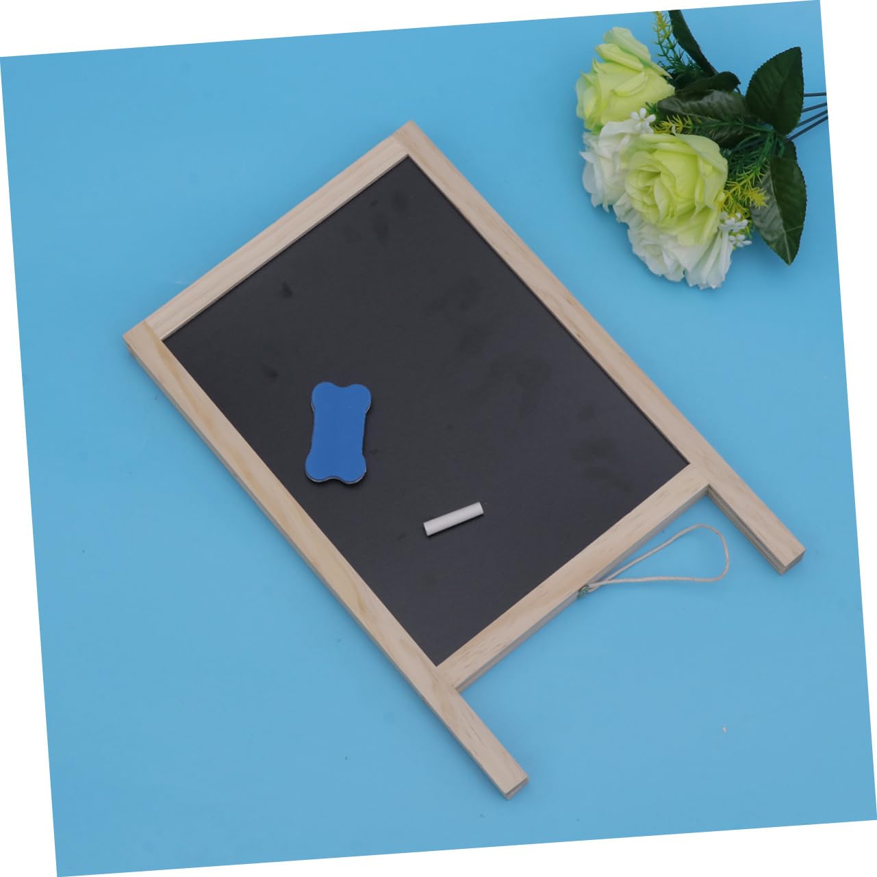 HOMSFOU Tableau Noir Double Face Bois 25 X 40 Cm Support Chevalet Trépied pour Comptoir de Bar et Garçon et Filles Usage Bureau Scolaire Couleur Aléatoire