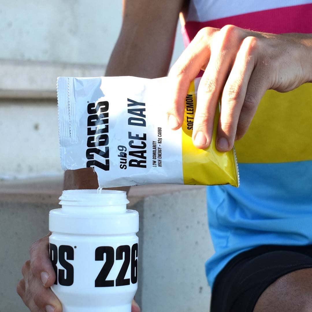 226ERS - Sub9 Race Day, Monodosis, Bebida Energética para Deportistas, en Polvo, Hidratos de Carbono, BCAA, Sodio y L-Carnitina, sin Gluten y sin Lactosa, Libre de Doping, Sabor Limón, 1 sobre