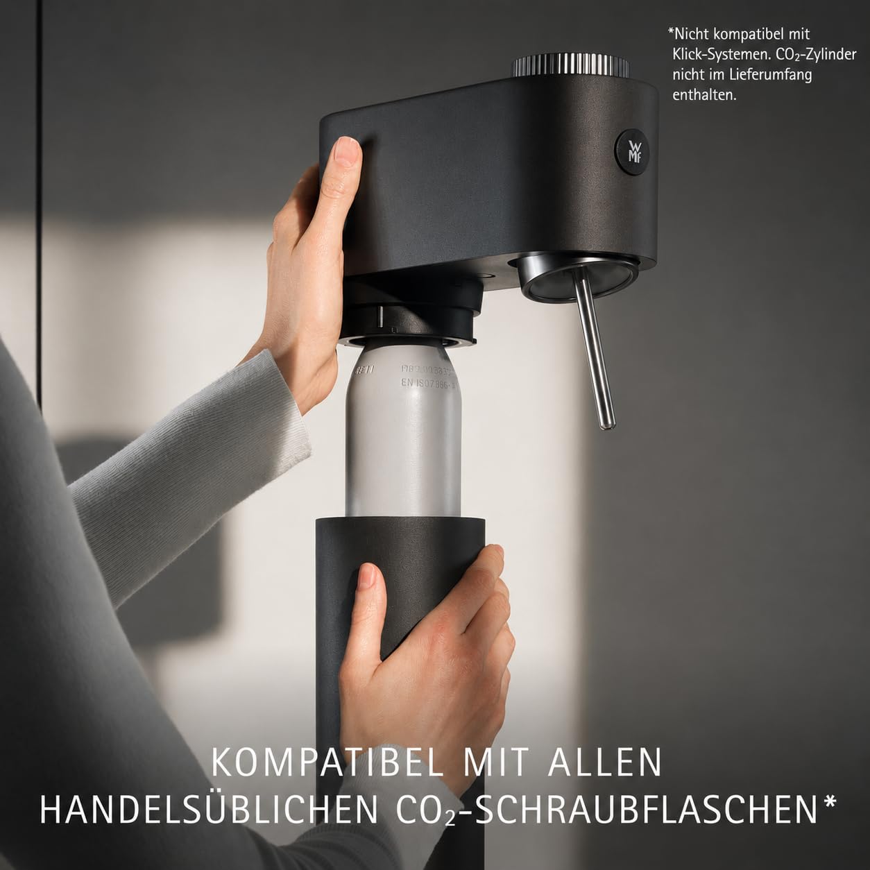 WMF Element One Wassersprudler – vollautomatische Edelstahl Sprudelmaschine mit 3 Graden, platzsparendes Design, eleganter Soda Maker & Sprudelgerät für prickelnden Genuss auf Knopfdruck, Farbe Lava