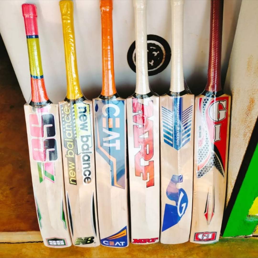 Wooden Cricket Bat Popular Willow for Tennis, Rubber Ball (4 Number, Plain)