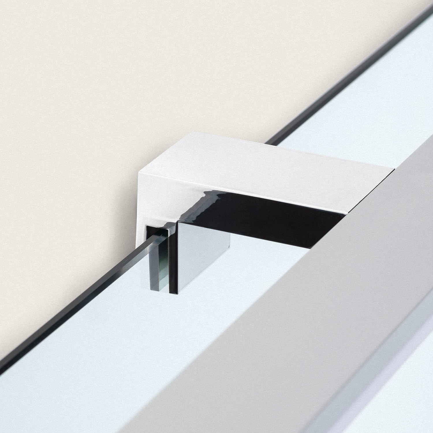 LEDKIA LIGHTING Aplique Espejo Baño 6W Plata Kendari 2700K Blanco Cálido