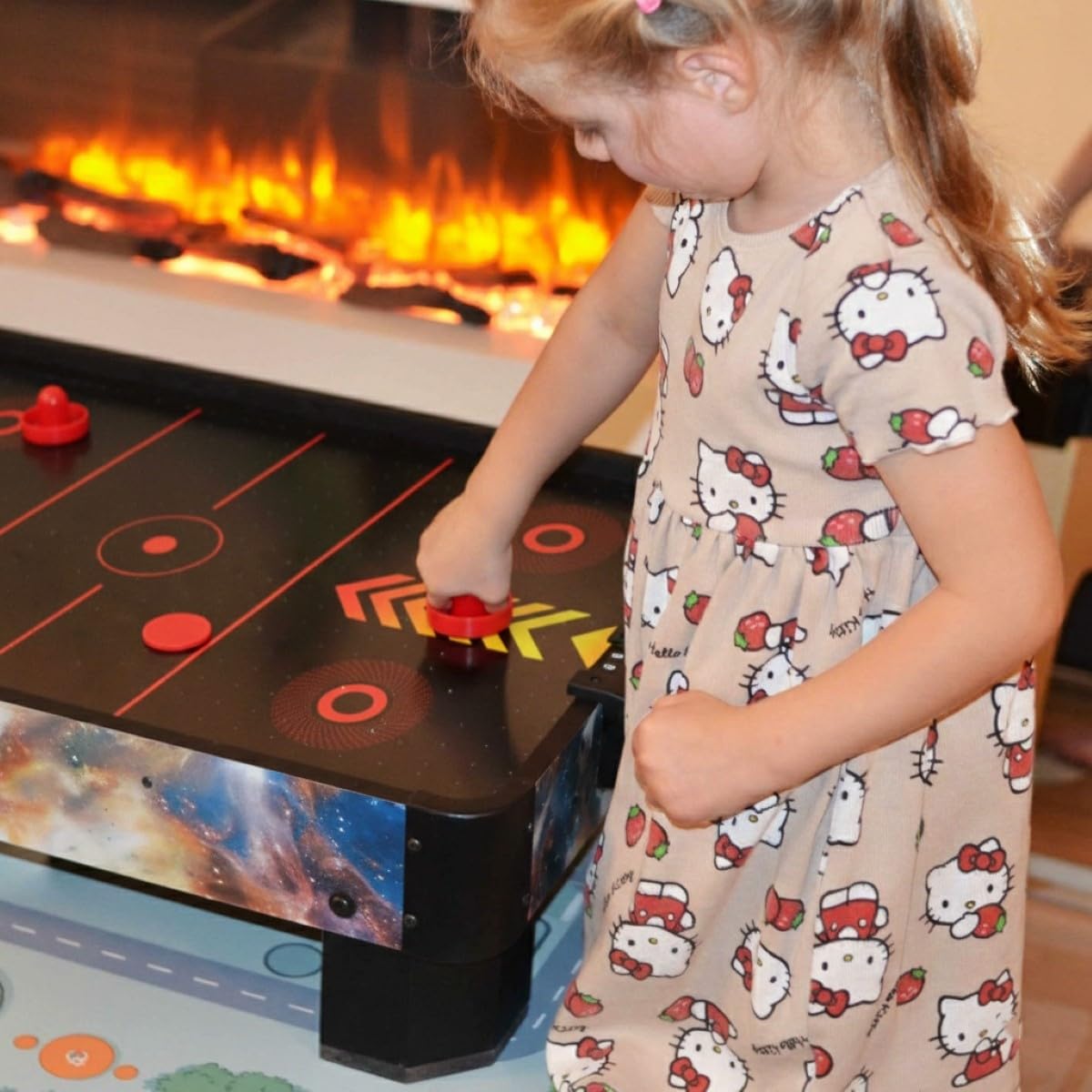 Airhockeytisch für Kinder ab 6 Jahre, Airhockey Game für Tisch mit Gebläse/Motor, Air Hockey Table Top Tischauflage für 2 Spieler inkl. 4x Pusher, 4x Pucks, Torzähler, Zero-G Battle 102x52x20 cm