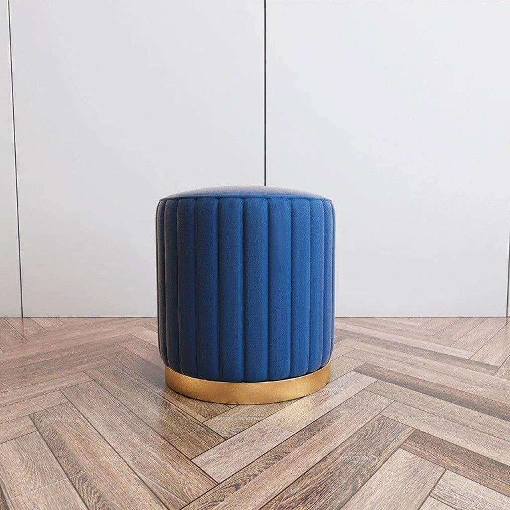 Repose-pieds peu encombrant pour optimiser le salon et l'entrée