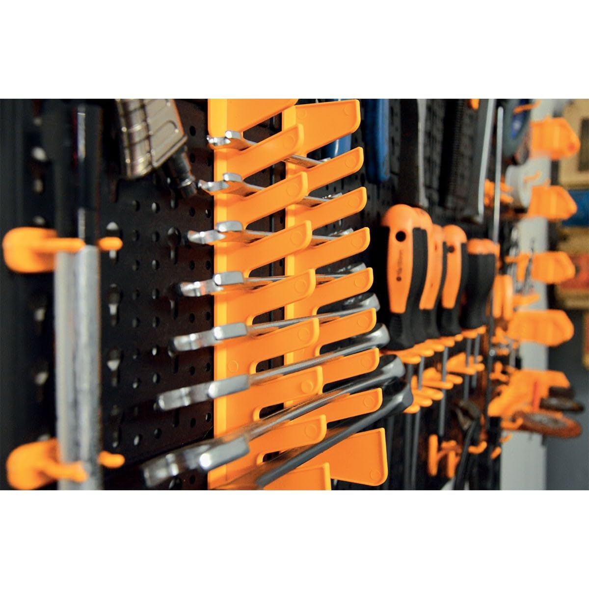 INTEC - Pannello a parete porta attrezzi completo (66 x 78 cm): 4 pannelli perforati, 27 contenitori (piccoli/grandi) e 38 ganci per un laboratorio organizzato