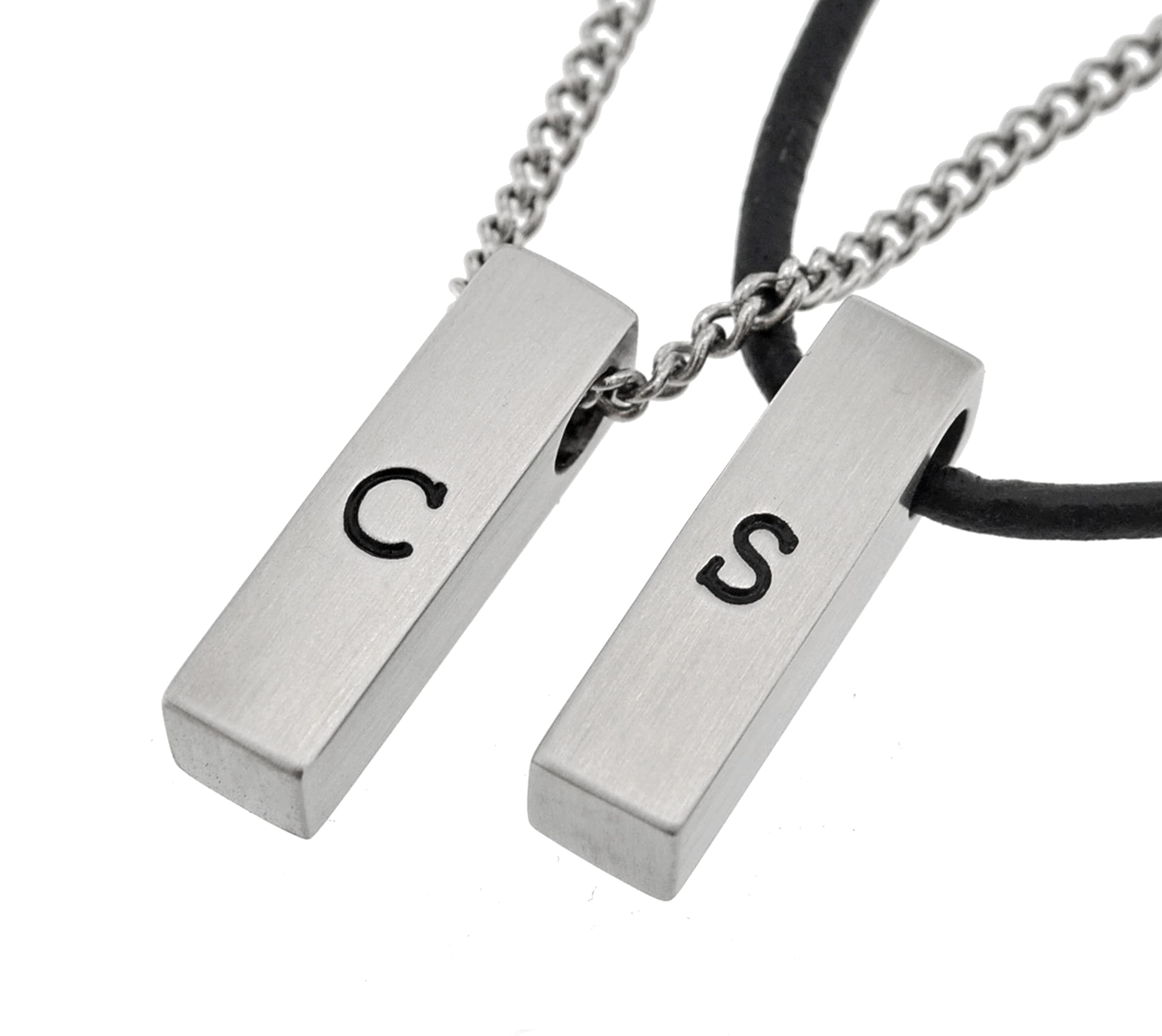 Partnerketten Edelstahl personalisiert – 2er Set Pärchen Kette mit Gravur-Barren & Karabinerverschluss – Individuelle Geschenksidee für Freund Freundin Jahrestag