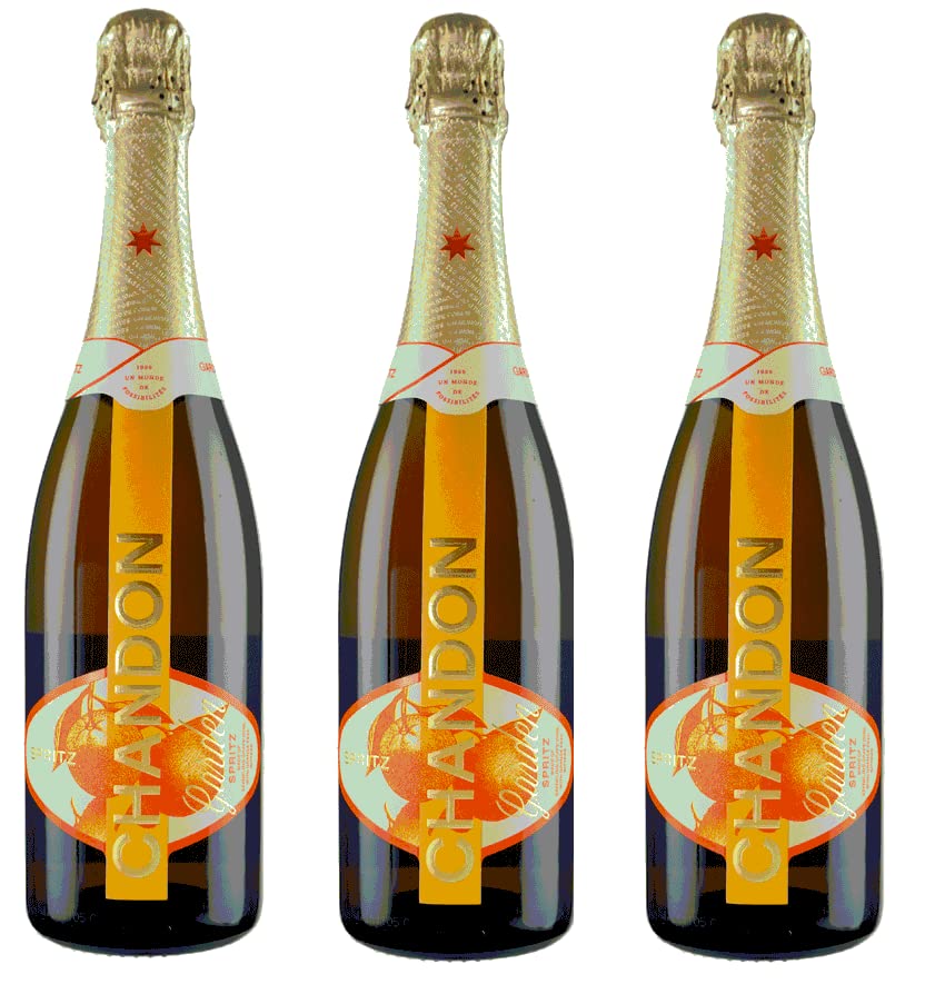 Chandon Garden Spritz è fatto con vino spumante Moët & Chandon, macerato con un liquore di bucce di arancia amara, erbe e spezie 100% naturali.