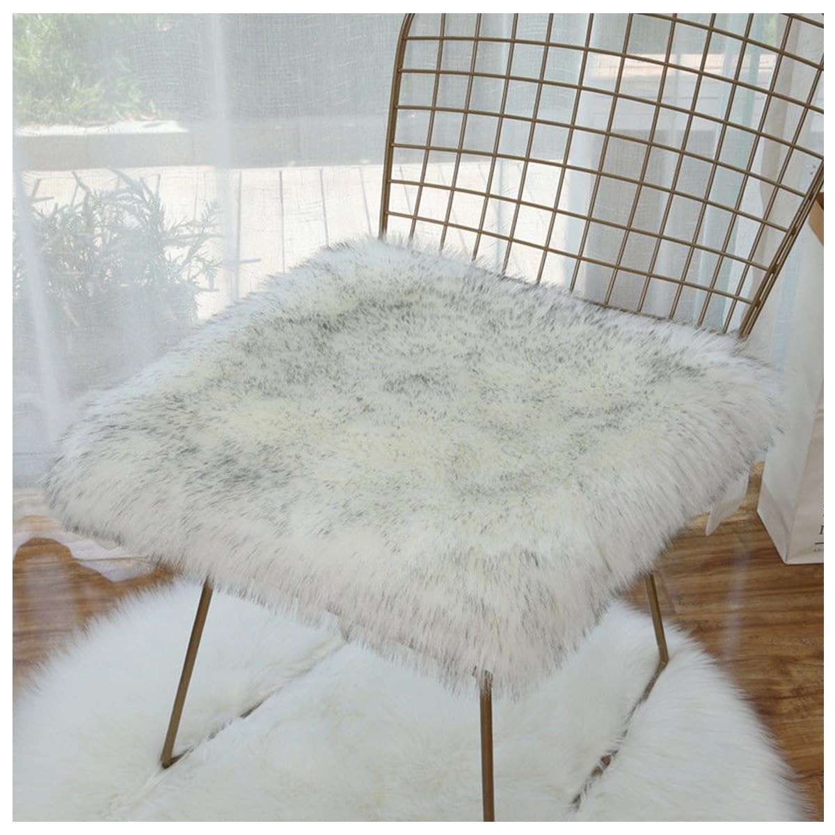 Fluffy Shaggy Chair Seat Pad Soft Anti slip Seat Cushion Plush Faux Fur Sheepskin Silky Seat Cushion Circular Chair Cushions for Indoor Outdoor Garden Dining Bistro Patio Office Coffee Shop(Y3,55x55cm