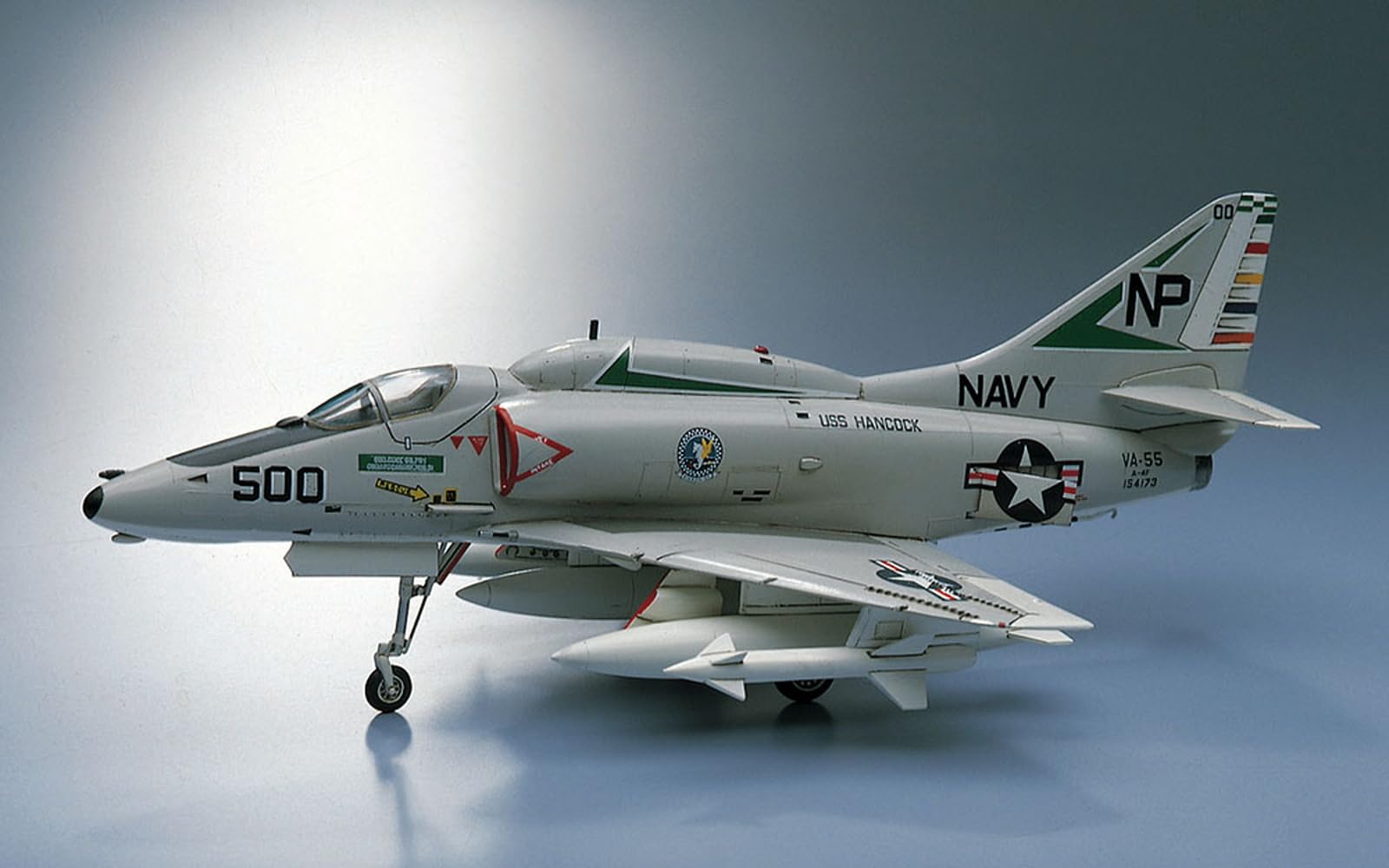 Amazon | ハセガワ 1/72 アメリカ海軍 A-4E/F スカイホーク プラモデル