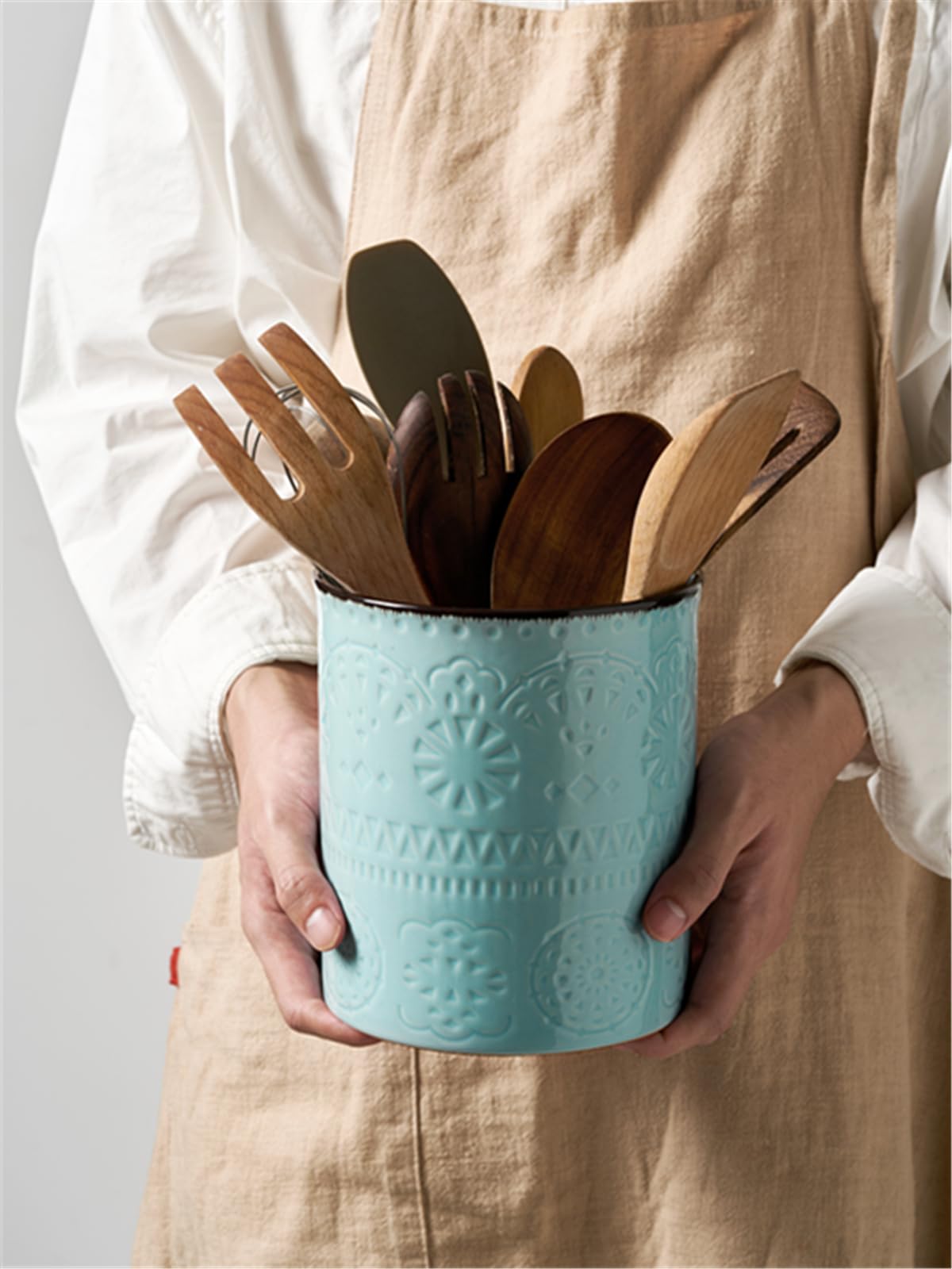 Ceramic Kitchen Utensil Holder With "USTENSILES" Print - Farmhouse Countertop Organizer With Cork Bottom, 7" Tall (Black)