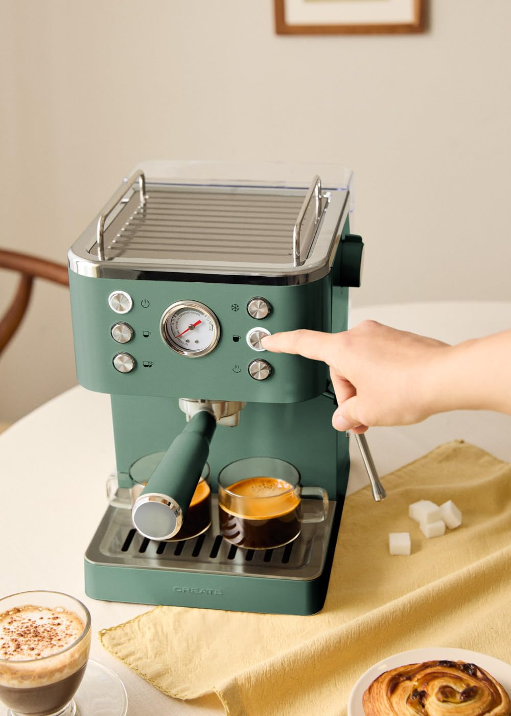CREATE / THERA CLASSIC COLD BREW/Cafetera express verde sage/Función café frío, depósito 1,5L, brazo vaporizador, doble salida, semiautomática, café molido y monodosis ESE 55mm manómetro, 1350W