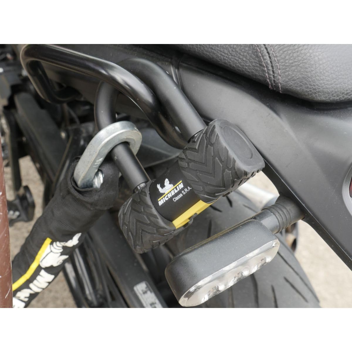 MICHELIN - Antivol Mini U SRA + Chaîne Lasso 120cm - Sécurité maximale 10/10 - Résistance - Chaîne en Acier trempé - Protection Moto et Scooter - Système de clés réversibles Inclus
