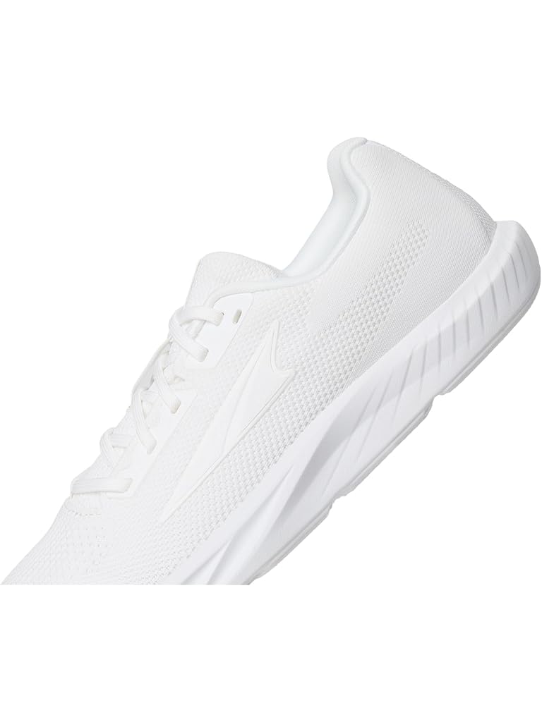 White Altra Escalante 4