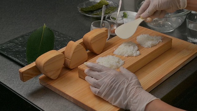 Amazon.com | TIKUSAN Wooden Onigiri Mold Musubi Maker Japanese