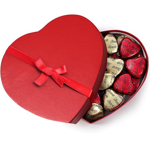 Reeseses- Tazas de mantequilla de maní, chocolates en forma de corazón para el Día de la Madre envueltos individualmente en una caja en forma de