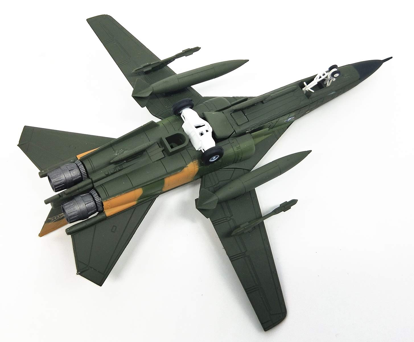 Amazon.co.jp: 軍用機モデル、戦闘機モデルディスプレイ爆撃機F111合金 