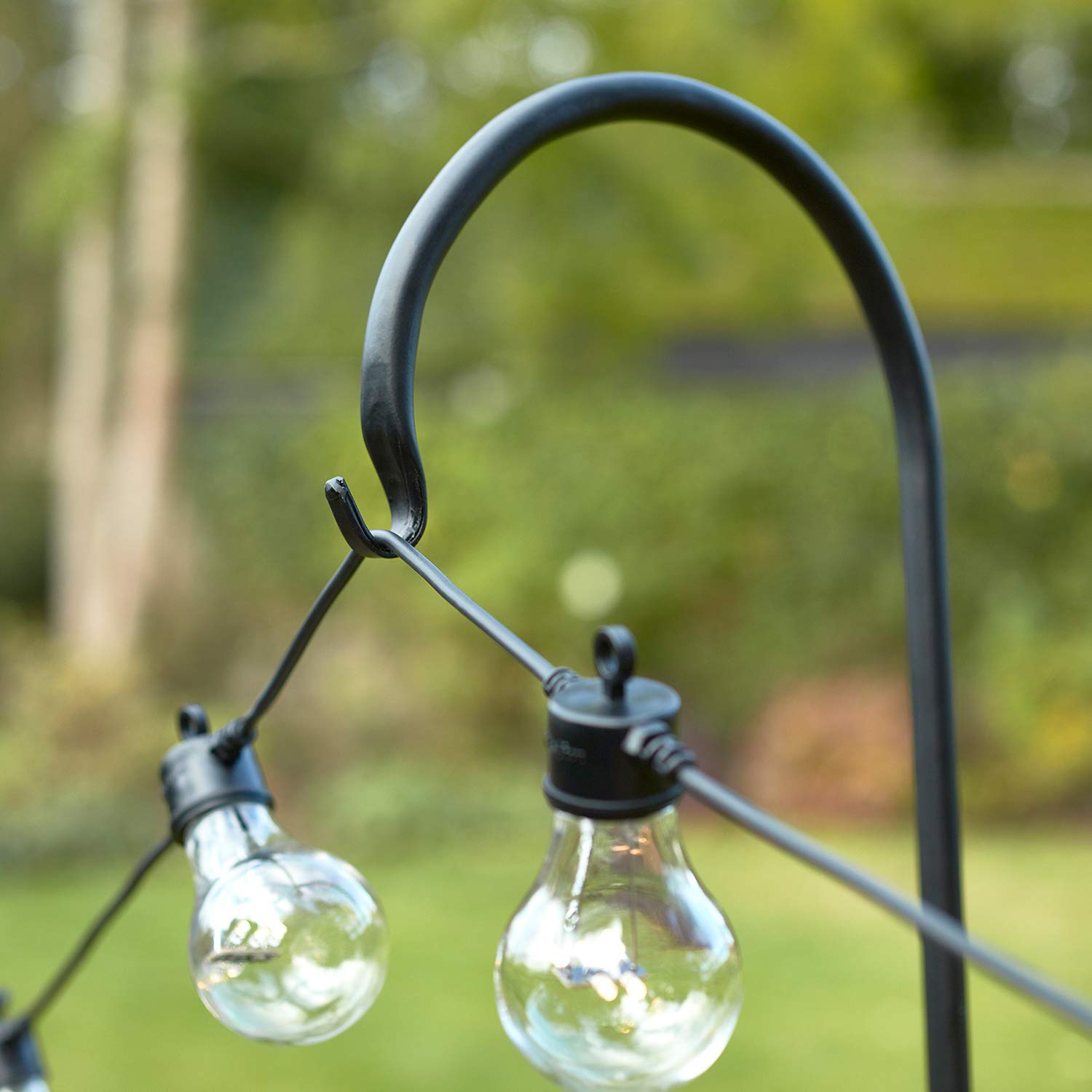 Lights4fun Juego de 4 postes de metal negro para luces de pastor, gancho para cadena de luces de jardín, 1,6 m
