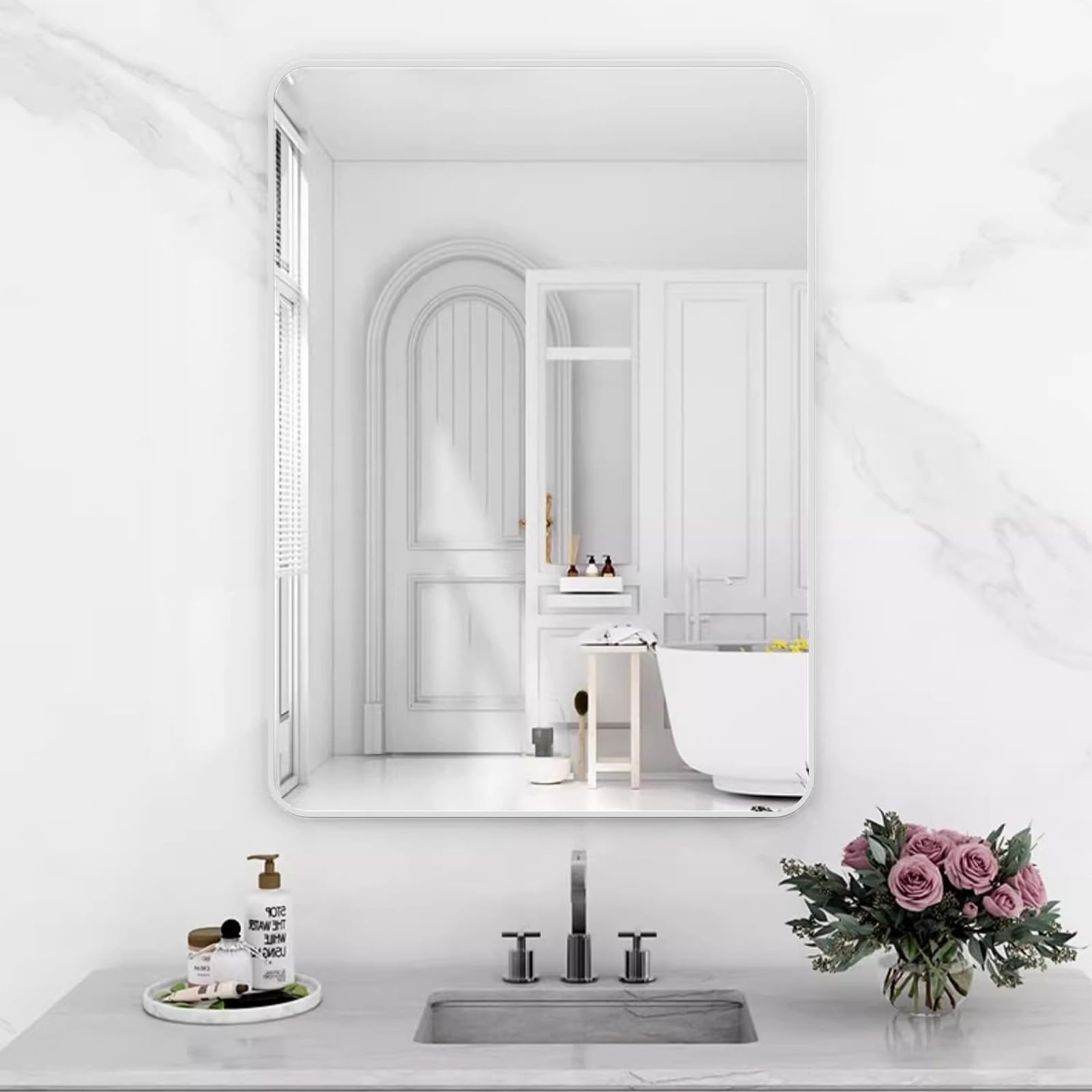 Miroir mural rectangulaire moderne pour illuminer une pièce sombre facilement