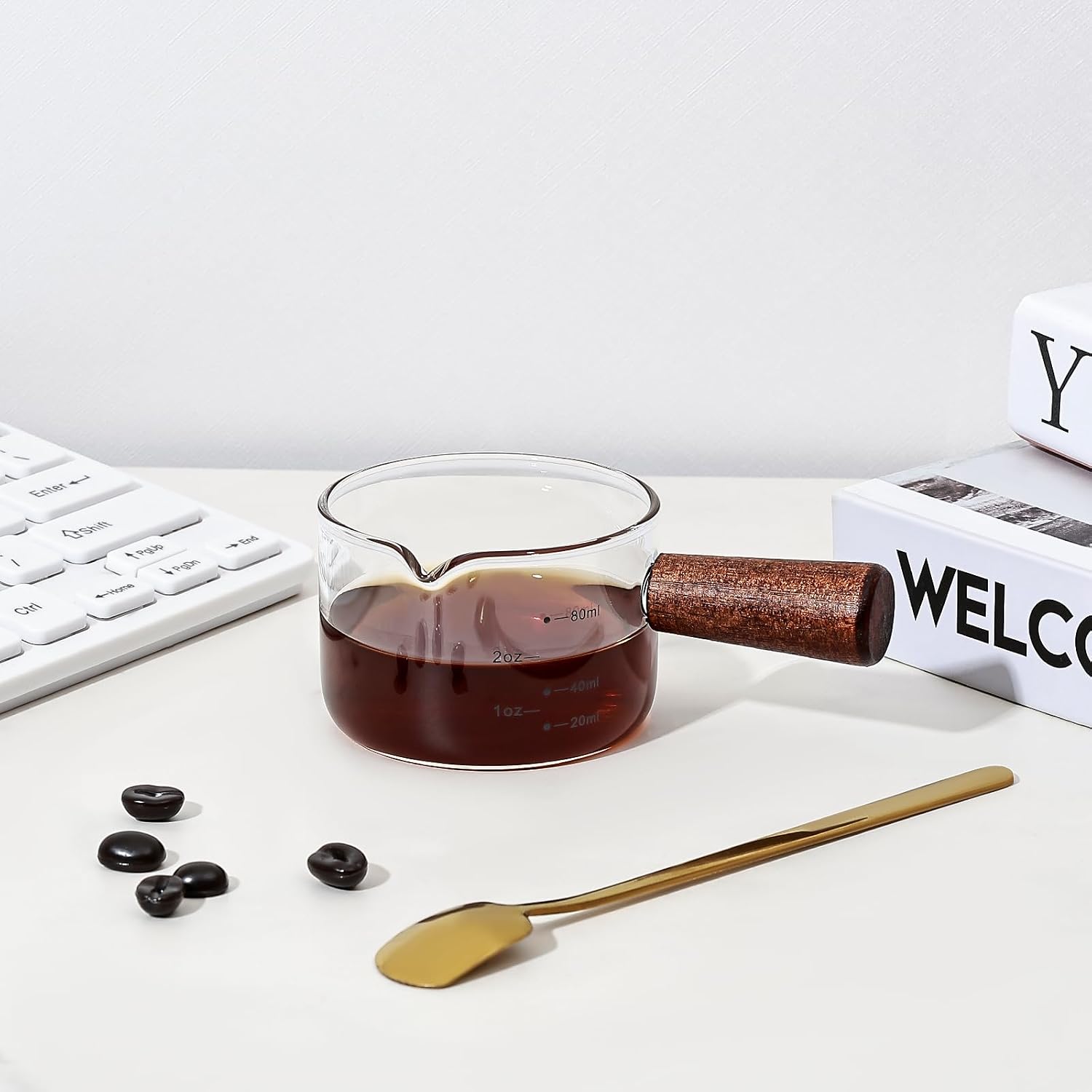 Espresso Shot Cups, 80ML Milk Frothing Pitcher Measuring Cups with V-Shaped Spout Wood Handle, Glass Creamer Pitcher Expresso Shots Cup with Scale (Transparent)