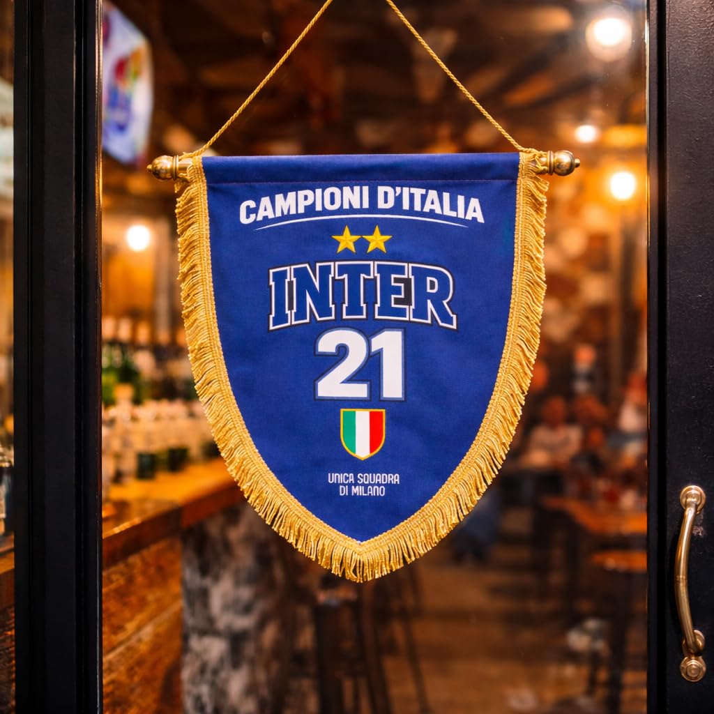 D&Vlab Gagliardetto Celebrativo Interisti 21° Scudetto 2026 Campione D'Italia, Bandiera in tessuto con Frangia Oro 22x25 cm per Tifosi Ultras Calcio Sport Nerazzurri Supporters Beneamata