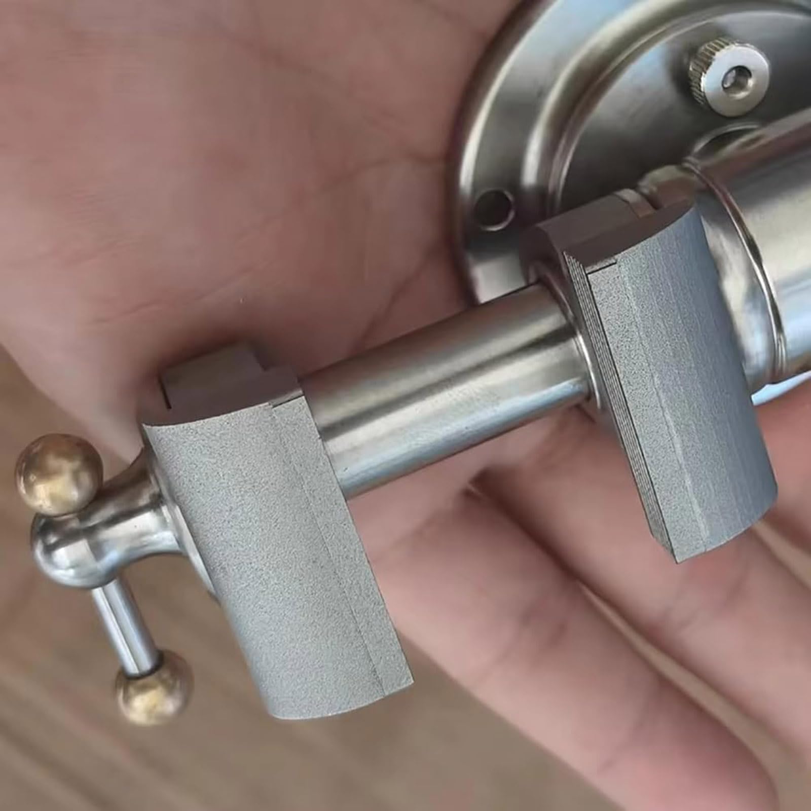 COYEUX Mini imadło stołowe, przenośny zacisk ze stali nierdzewnej, podstawa obrotowa 360°, regulowany kąt szczęki, do naprawy zegarków, biżuterii, majsterkowania i precyzyjnej pracy
