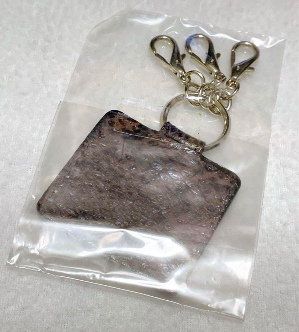 ポルノグラフィティ　ご当地キーホルダー　全種セット Amazon.co.jp: ポルノグラフィティ 島ごとぽるの展 アクリル