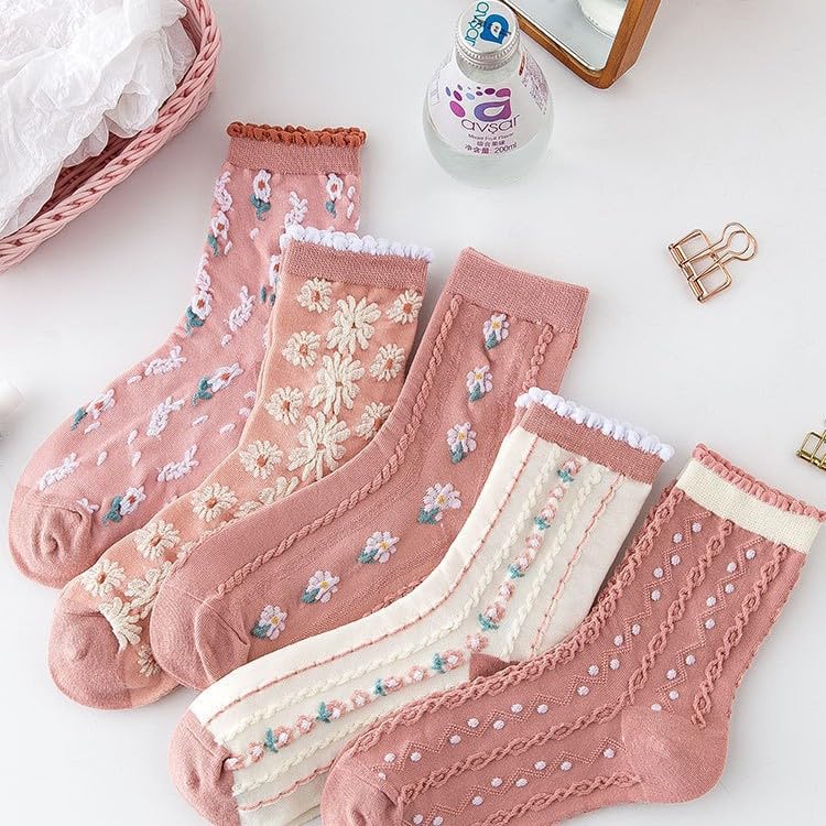 Image of 5 Pair Cute White Ruffle Ankle Socks - Women's Cottagecore Floral Crew Socks in Japanese Aesthetic Cotton