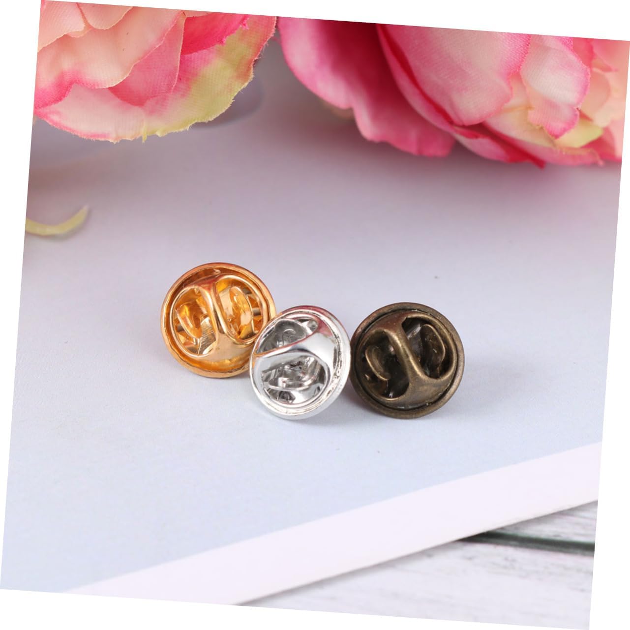 BESTYASH 450sets Copper Brooch Pin Mixed Color Accessories Badge Pin Clasps and Tack Back Holders for Craft Projects and Jewelry Making