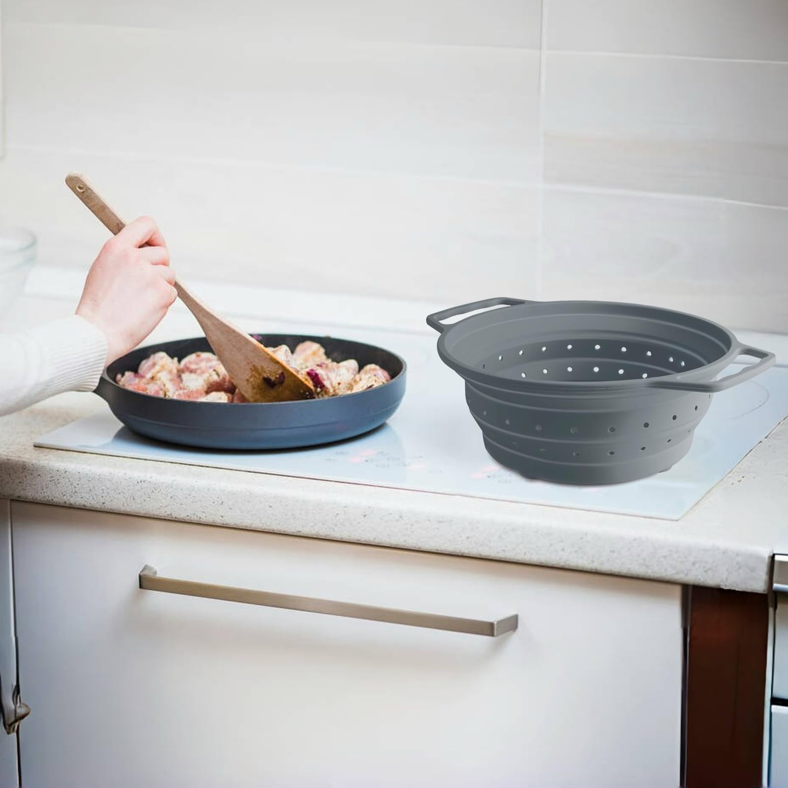 Scolapasta Silicone Pieghevole con Manico, Colino Setaccio da Cucina per Pasta, Verdura e Lavaggio, Cestino Drenante Collapsible, Setacci da Cucina per Pasta, Frutta, Verdura, 26 cm (Grigio)