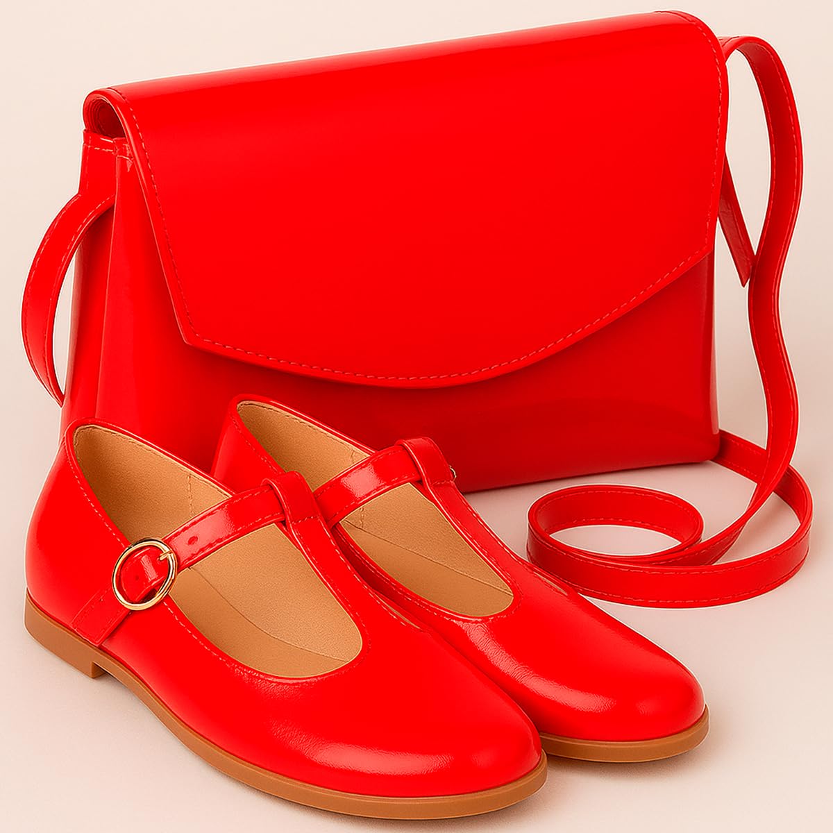 Sapatilha Infantil Mary Jane Prata com Fivela Dourada e Bolsa Transversal Branca em promoção! Veja a oferta e mais achadinhos de Sapatos Infantis 3 Hoje é o melhor dia para comprar Sapatilha Infantil Mary Jane Prata com Fivela Dourada e Bolsa Transversal Branca com aquele preço maroto! Promoção! Aproveite a oferta! 3