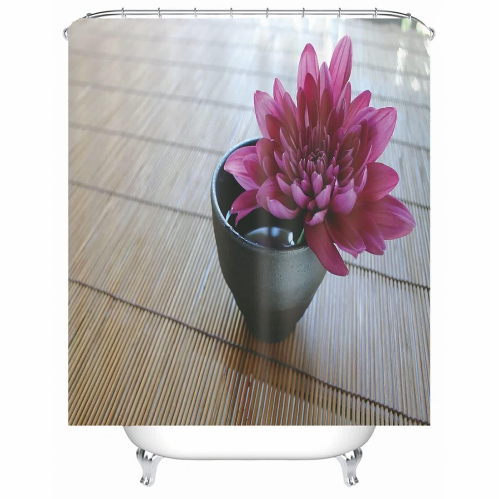 Rideau de douche rose floral en tissu polyester pour créer une ambiance spa printanière