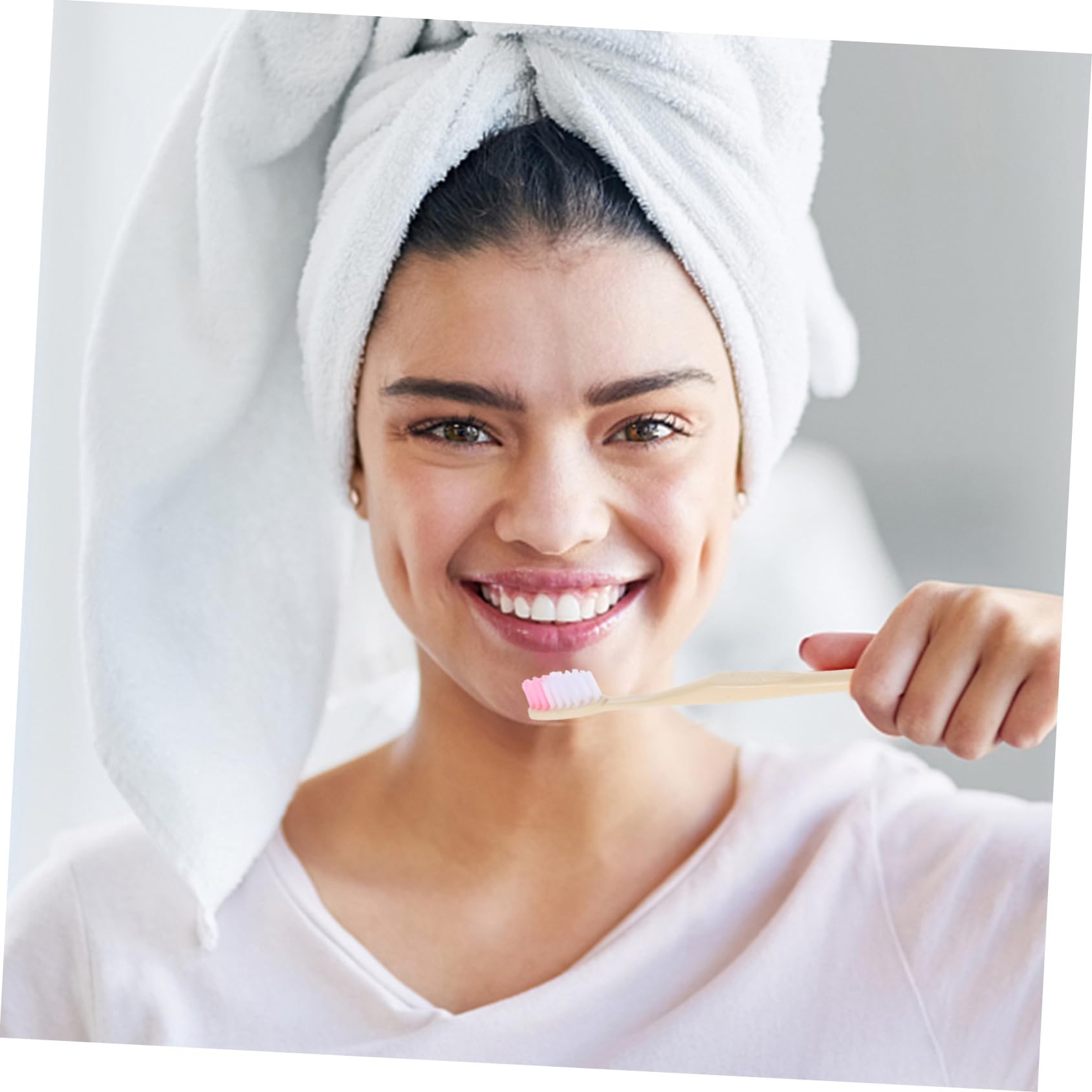 Kit Spazzolini Usa e Getta 100 Pezzi con Dentifricio Piccolo da Viaggio in Plastica, Confezionati Singolarmente per Hotel e Uscite, Portatili e Monouso Stile Casuale