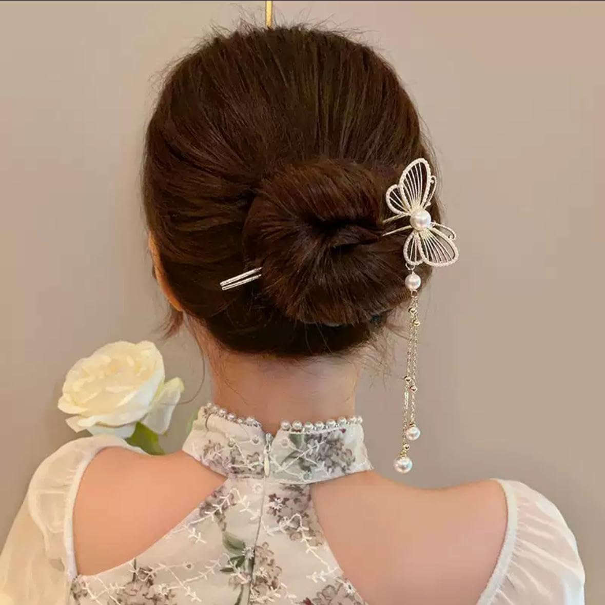 Miss Lirenn® Elegant Gold Plated Butterfly Hair Pin with Pearl Center and Dangling Crystal Chains, Traditional Japanese Style Hair Accessory for Wedding and Special Occasions