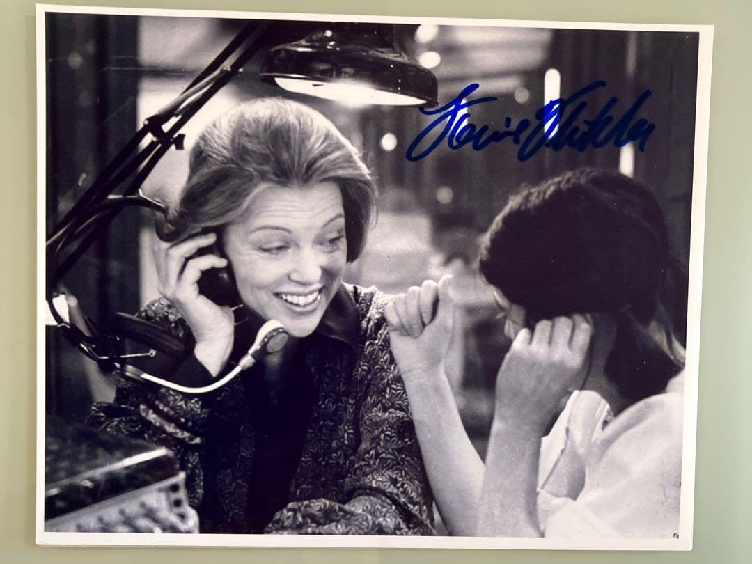 ルイーズ・ロー直筆サイン入り超大型写真 Amazon.co.jp: ルイーズフレッチャー直筆サイン入り超大型写真