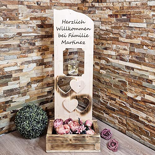 Holz Deko Schild Willkommen mit Wunschname, Blumenkasten und Laterne (Glaslaterne) (B8)