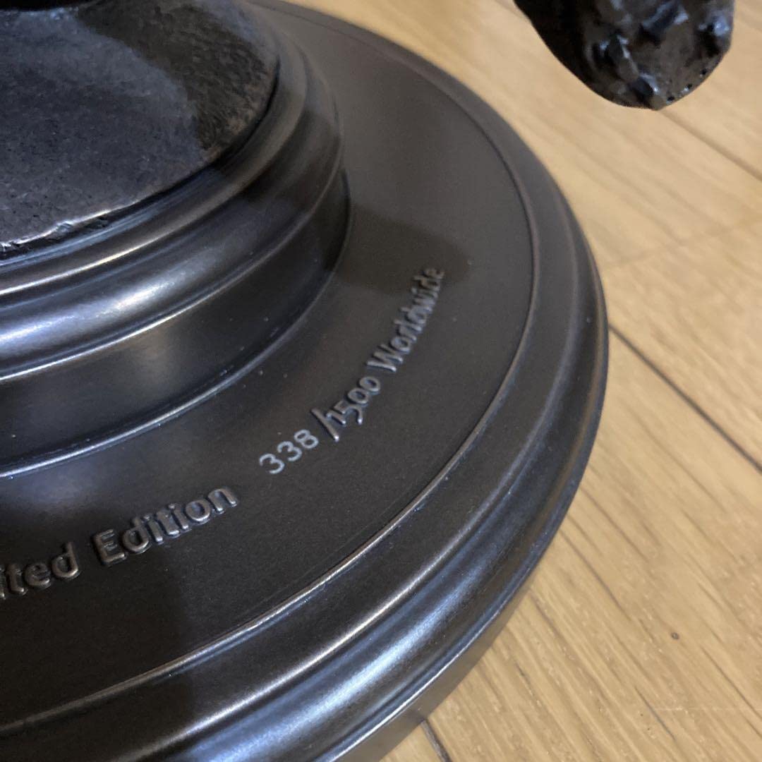 【世界限定】デイビットベッカム ブロンズフィギィア Amazon.co.jp: デビット.ベッカム世界限定ブロンズ像 : ホーム