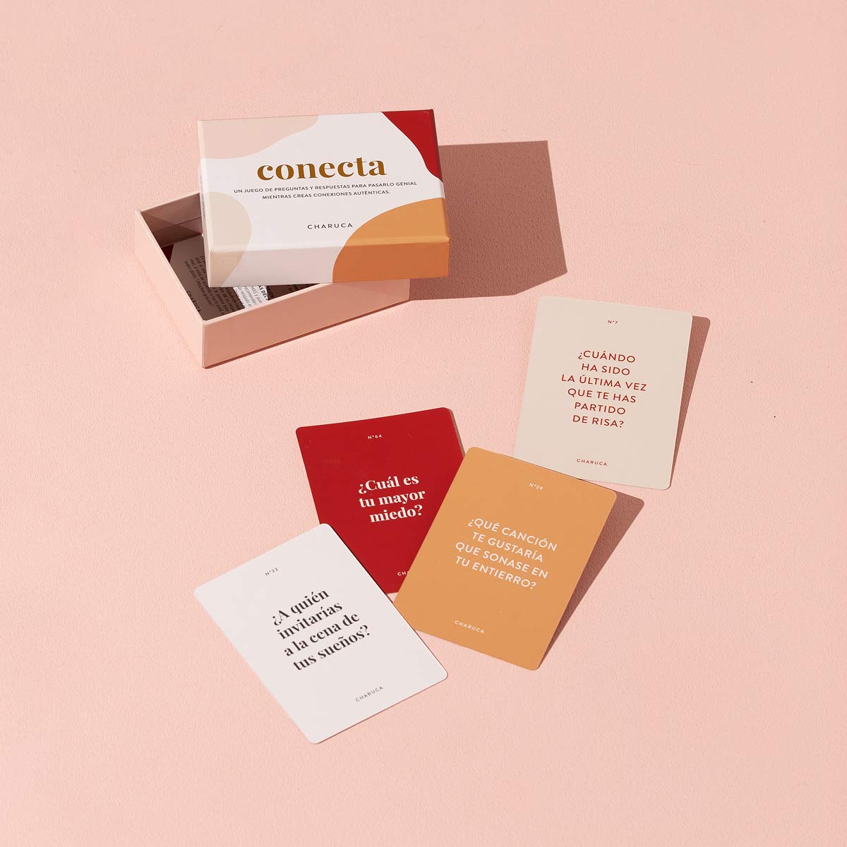 Conecta. Juego de Cartas. Juega con tu Pareja, con Tus Amigos, Sola respondiendo una Pregunta Cada día en tu Diario... Te aseguro Que sentirás la Magia de CONECTAR.